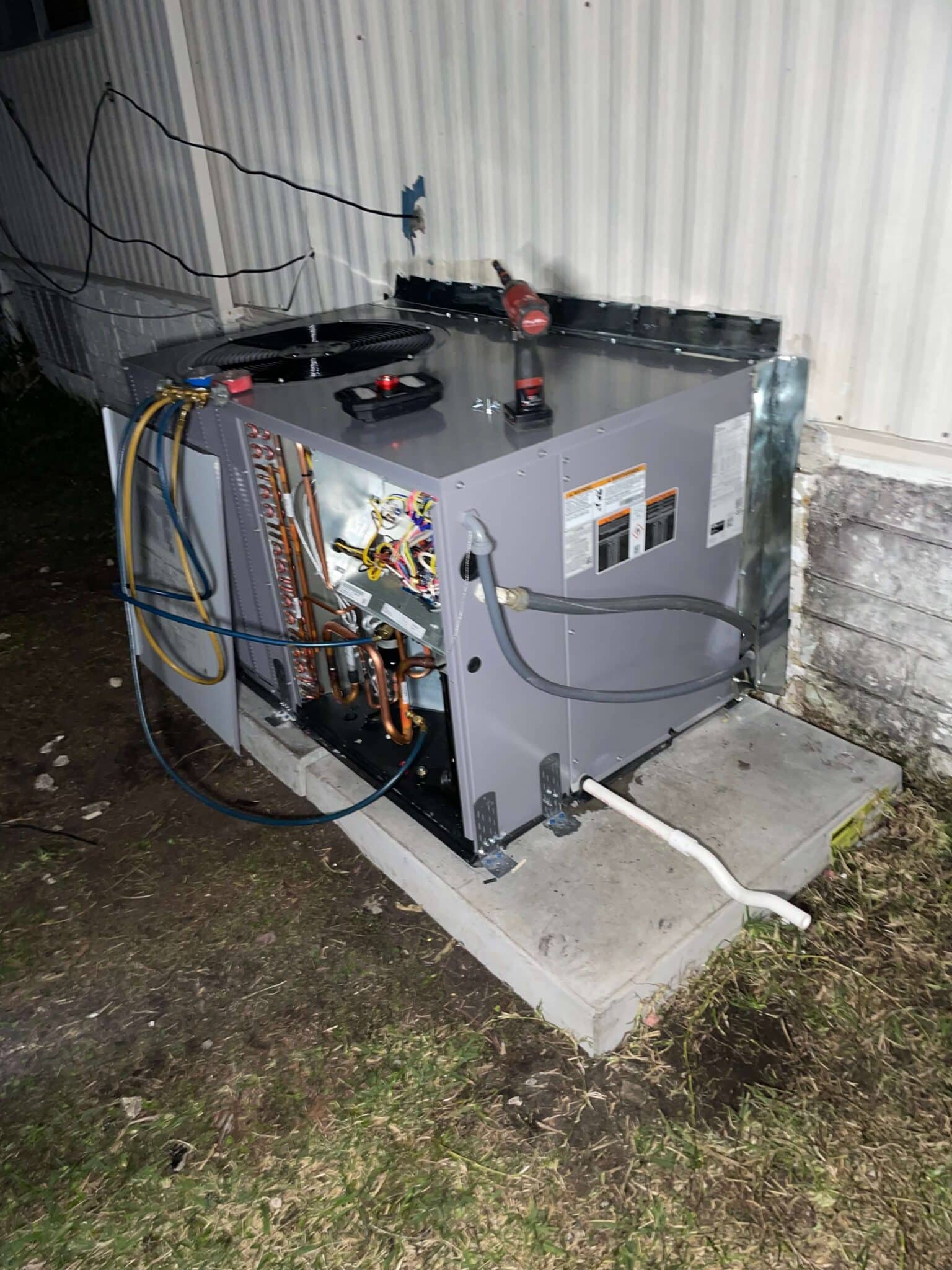 Carrier package unit installation in a residential property in Boynton Beach.